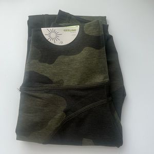Aerie offline navy camo leggings!